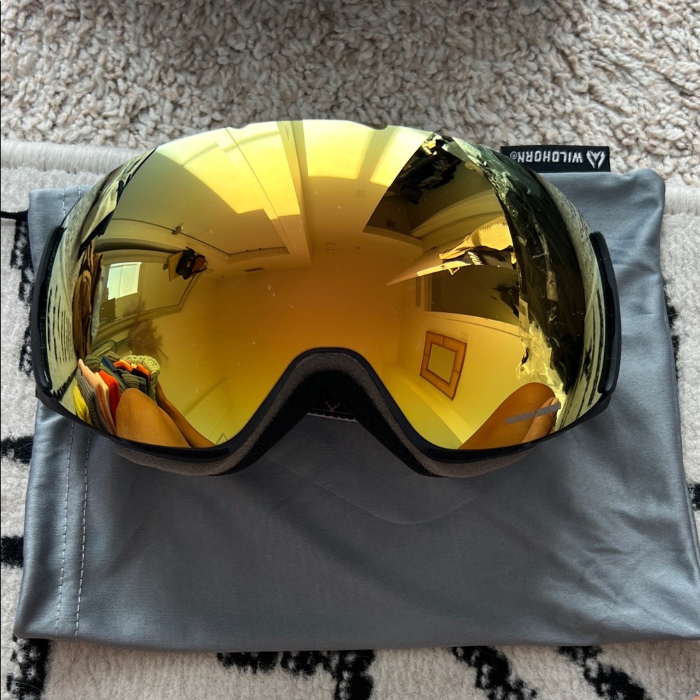 Wildhorn Outfitters women’s snowboard goggles
